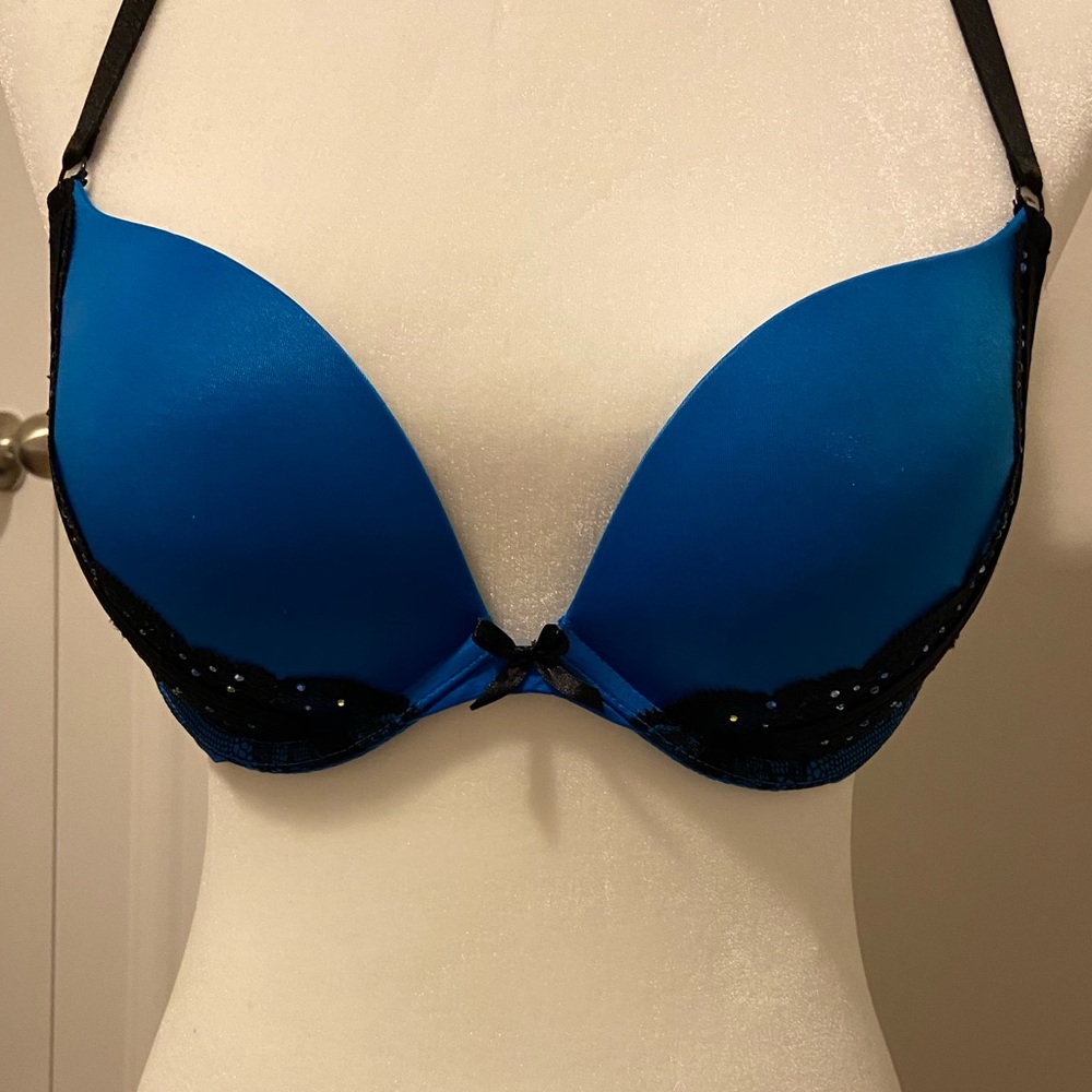 Victoria’s Secret Very Sexy Push Up 32DD